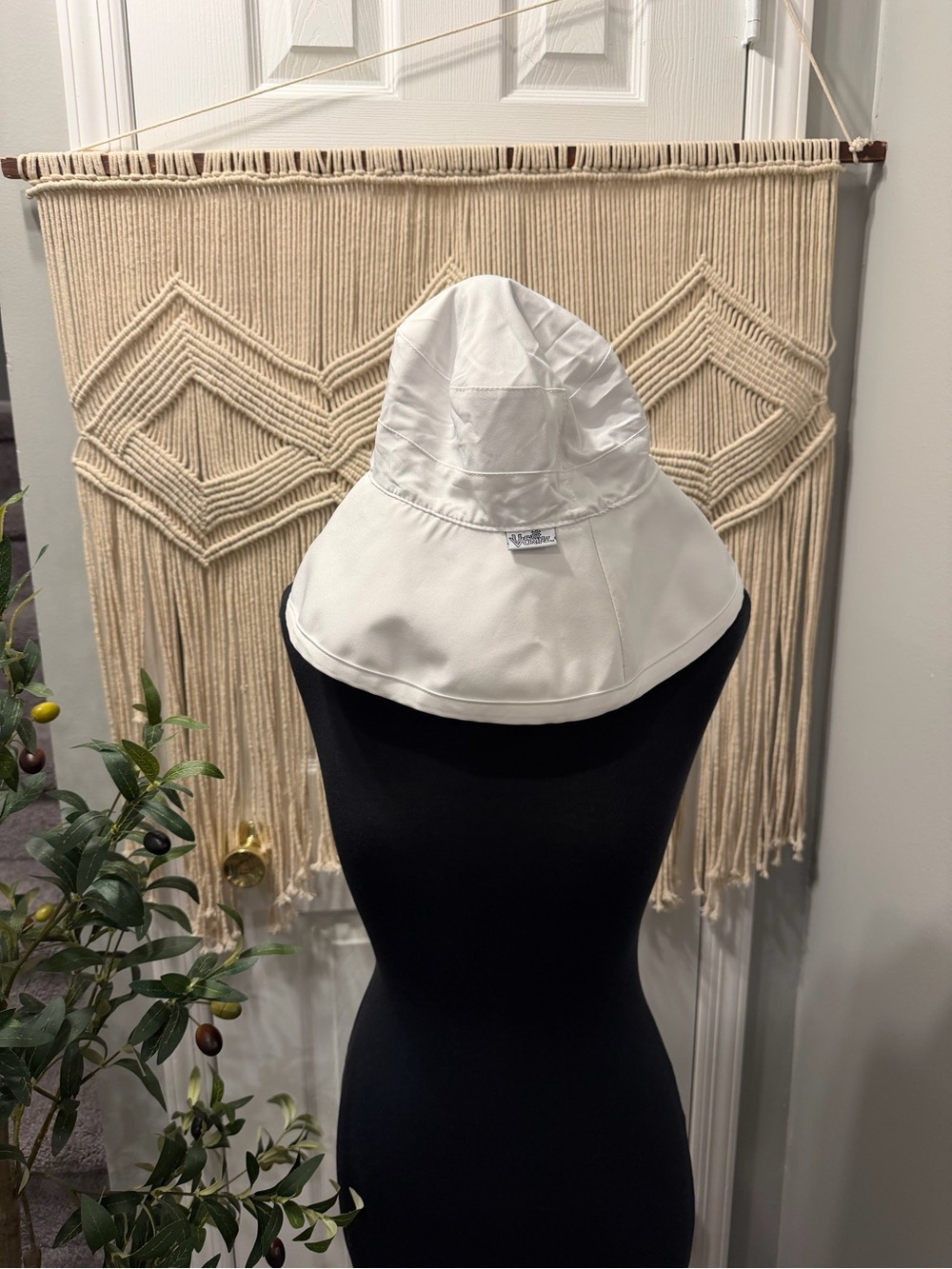 Lightweight White Sun Bucket Hat with Neck Flap by Unknown Brand